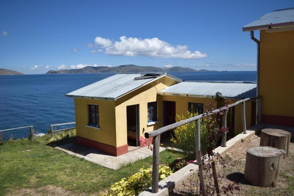 Hostal Luna Del Titikaka En Isla De La Luna Bolivia Hotel Exterior foto